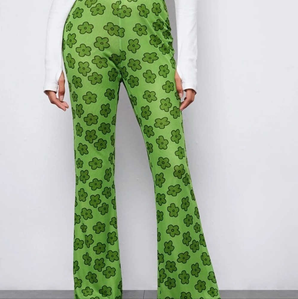 Allover Floral Print Flare Leggings